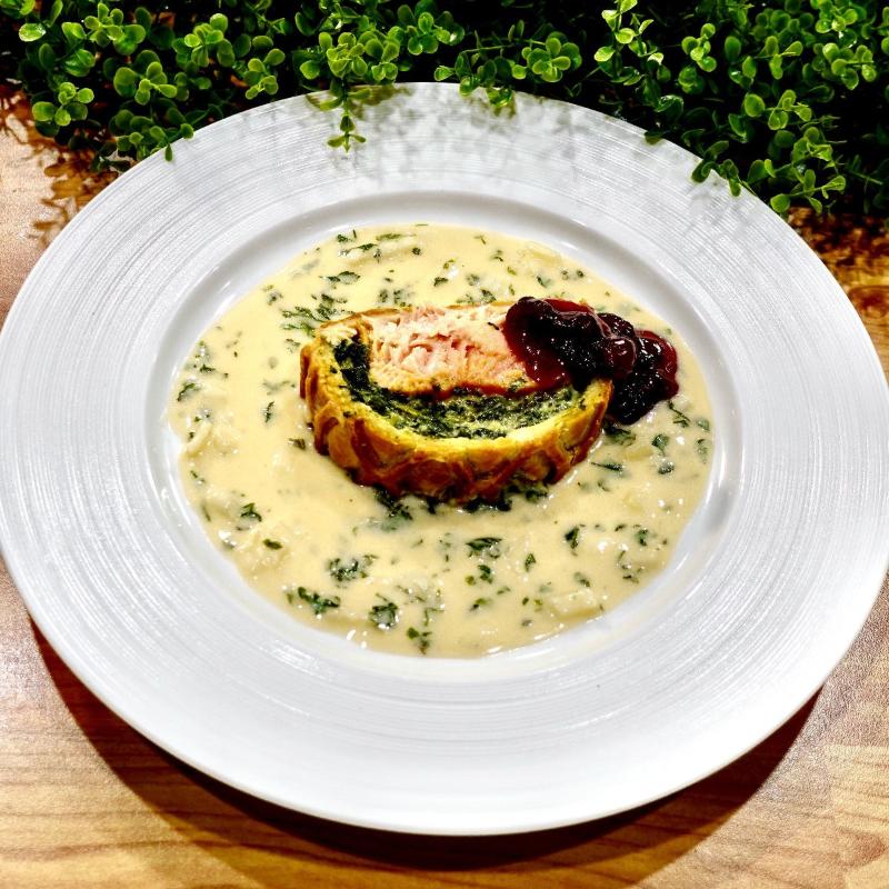 Salmon "Coulibiac" Wellington in Pastry (1.4kg)