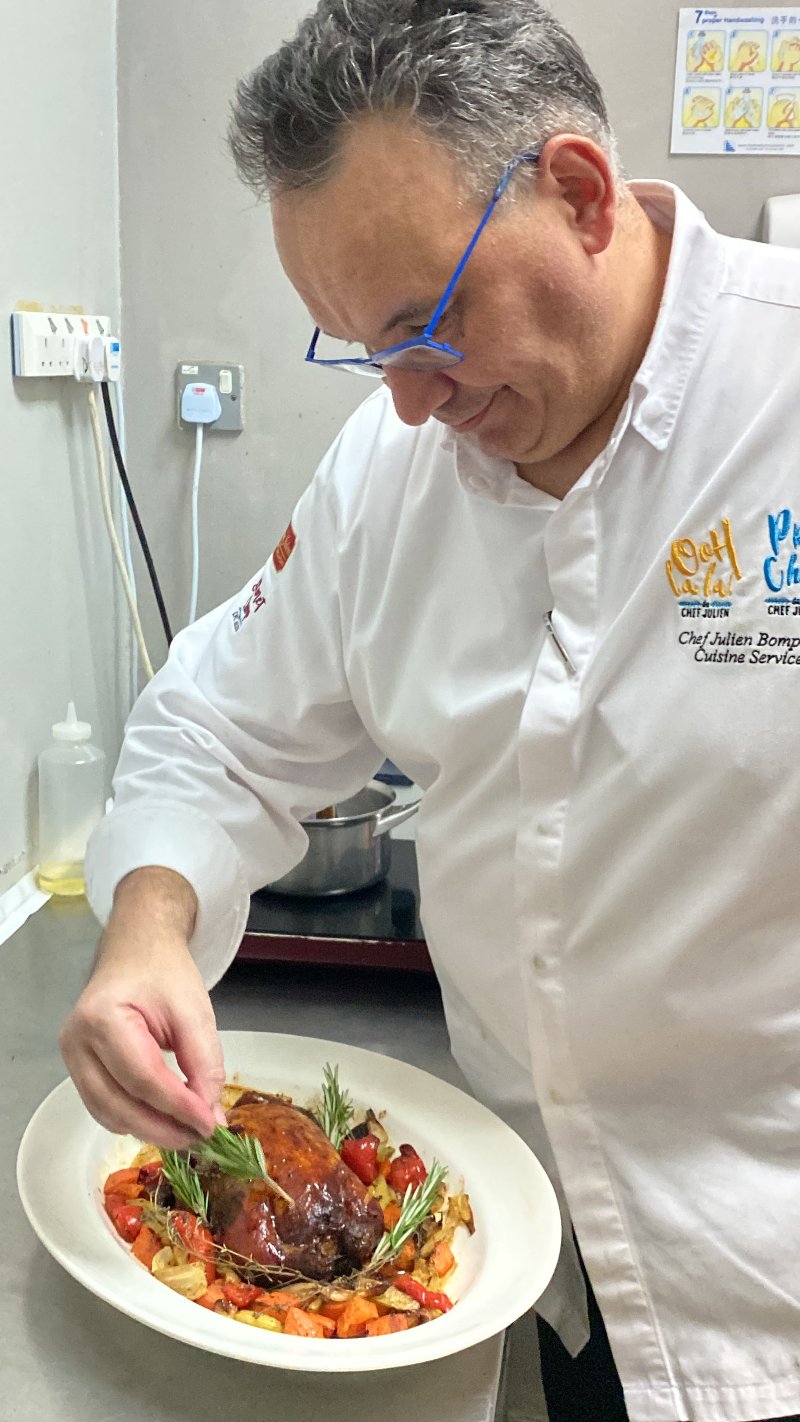 Boneless Chicken with Stuffing (1kg)