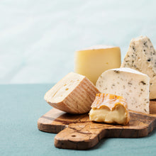 Load image into Gallery viewer, Deluxe Cheese Platter, 1 KG
