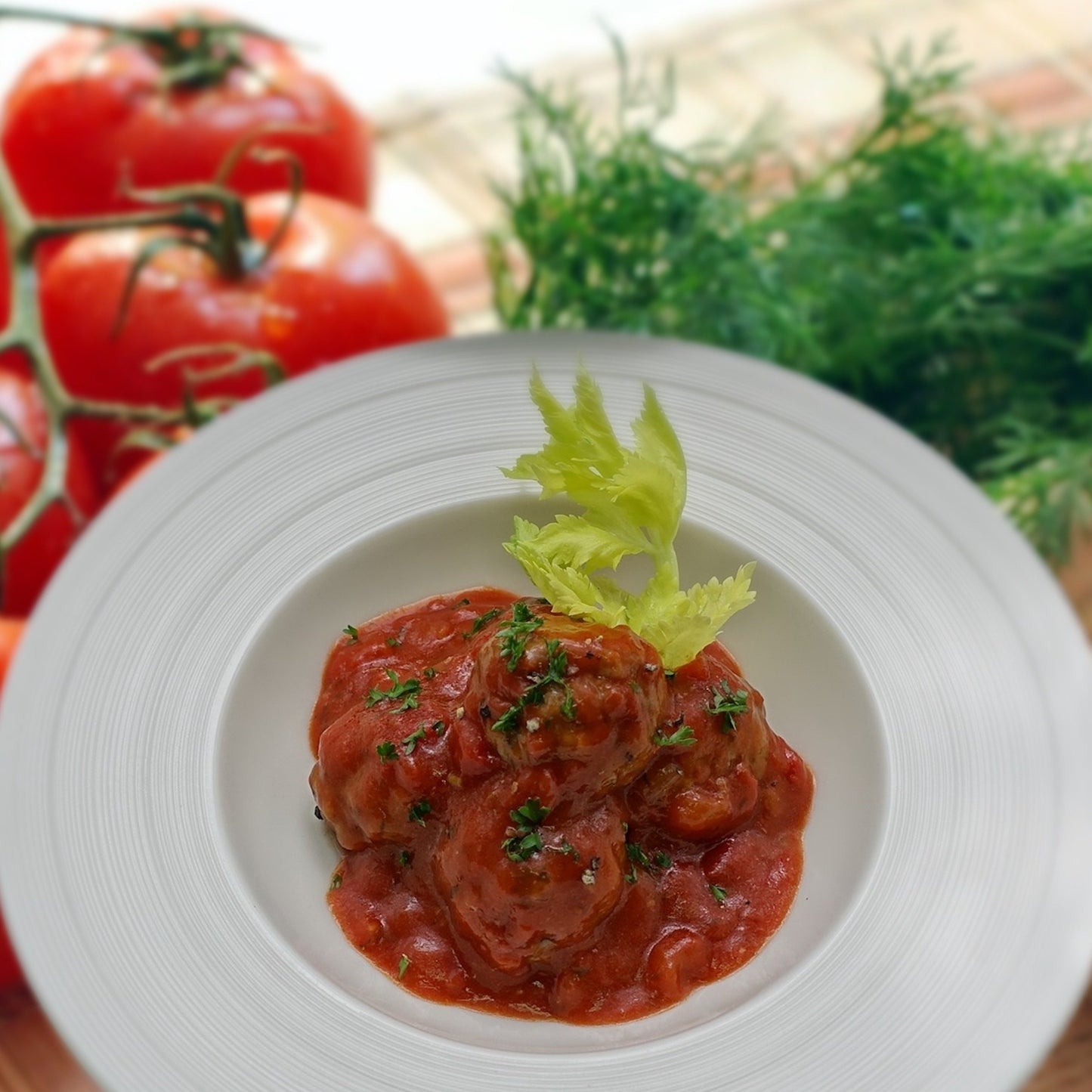 Beef Meatballs with Tomato Sauce (1kg)